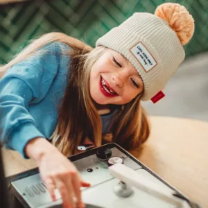 GORRO INVIERNO HELLO HOSSY COLOR BLOCK SANDY